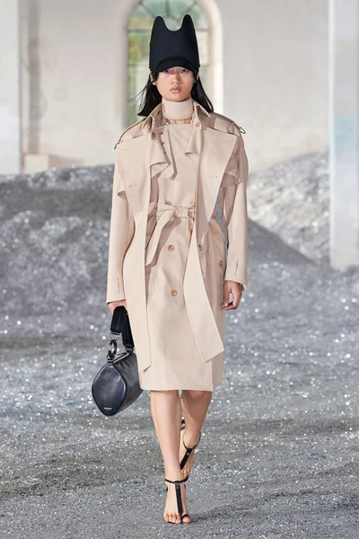 Look 4